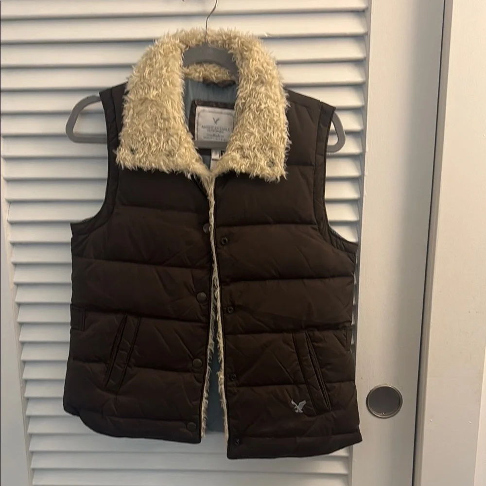 American Eagle Outfitters Brown Puffer Vest - Size Small - Picture 1 of 4